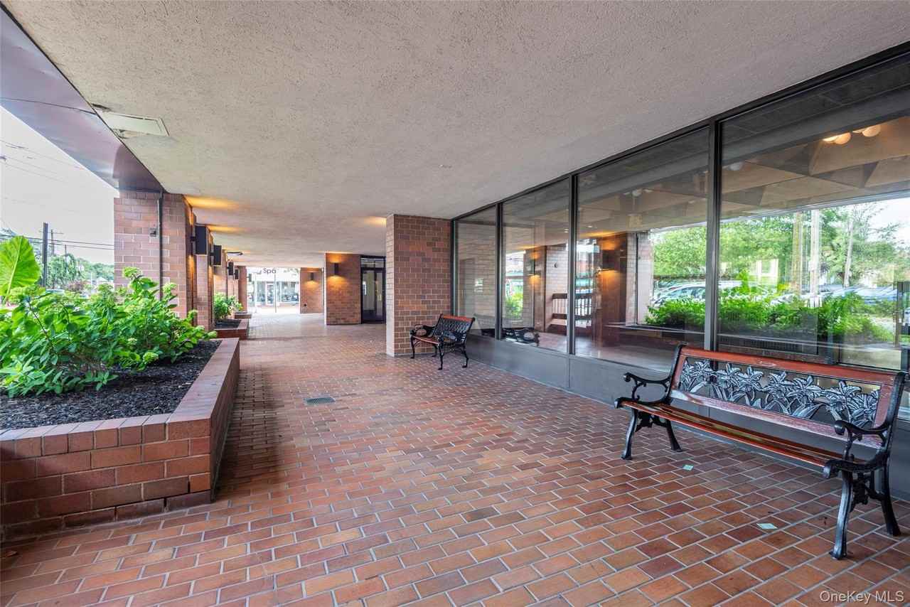 12 Bond St Apt 4c #4C - Photo 3 of 34