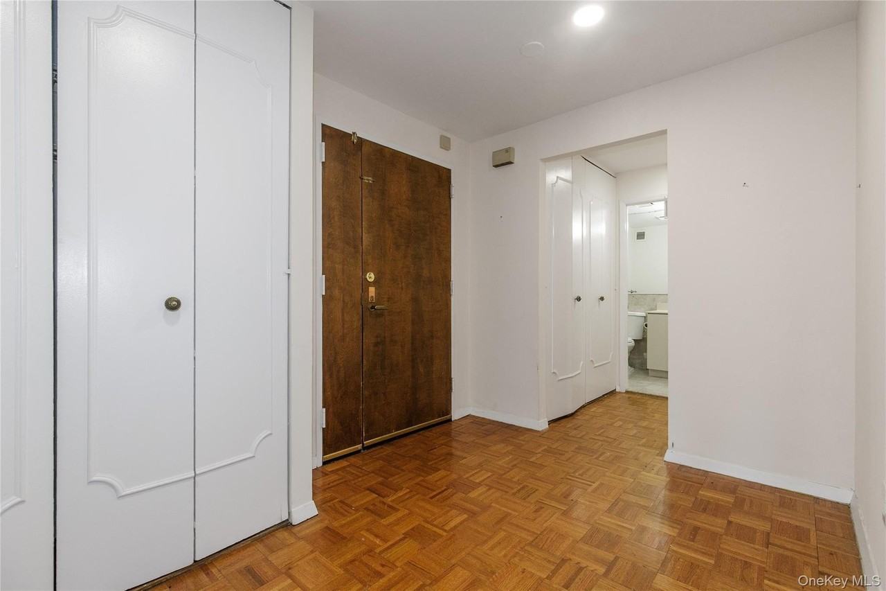 12 Bond St Apt 4c #4C - Photo 6 of 34