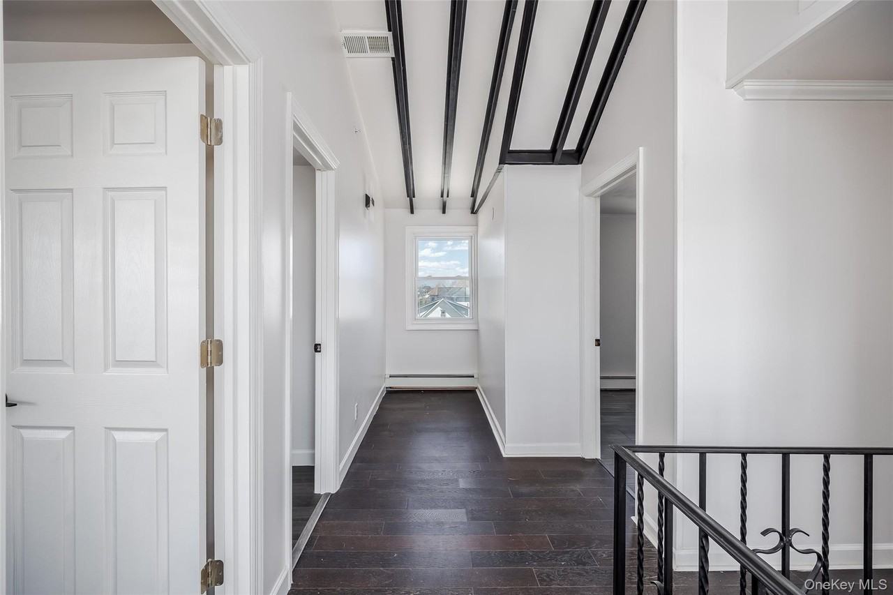 33 Dock Dr - Photo 3 of 44