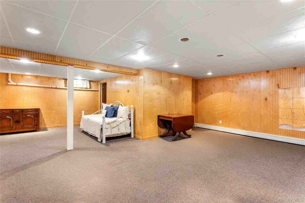 56 Seaman Rd - Photo 2 of 9