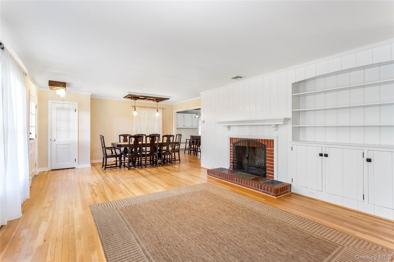 56 Seaman Rd - Photo 3 of 9