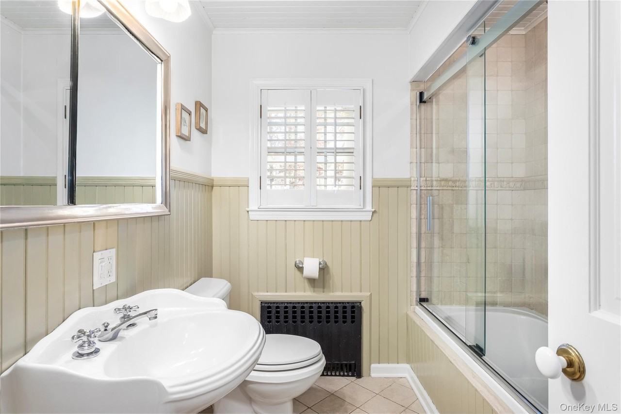 56 Seaman Rd - Photo 5 of 9