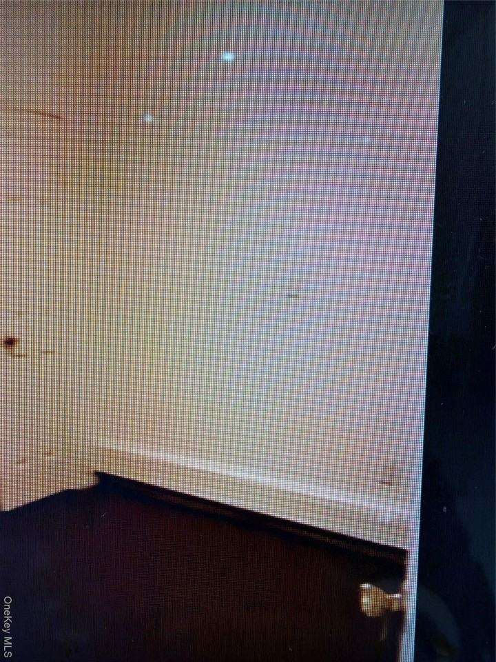 605 Hegeman Ave Unit 1r #1R - Photo 4 of 4