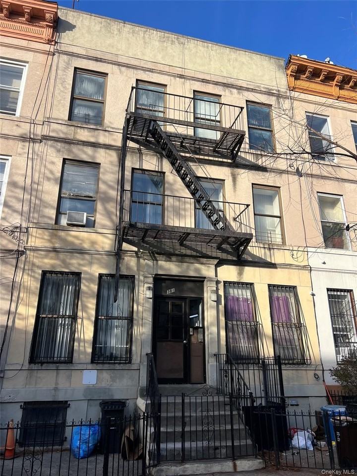 381 Chauncey Street #3A