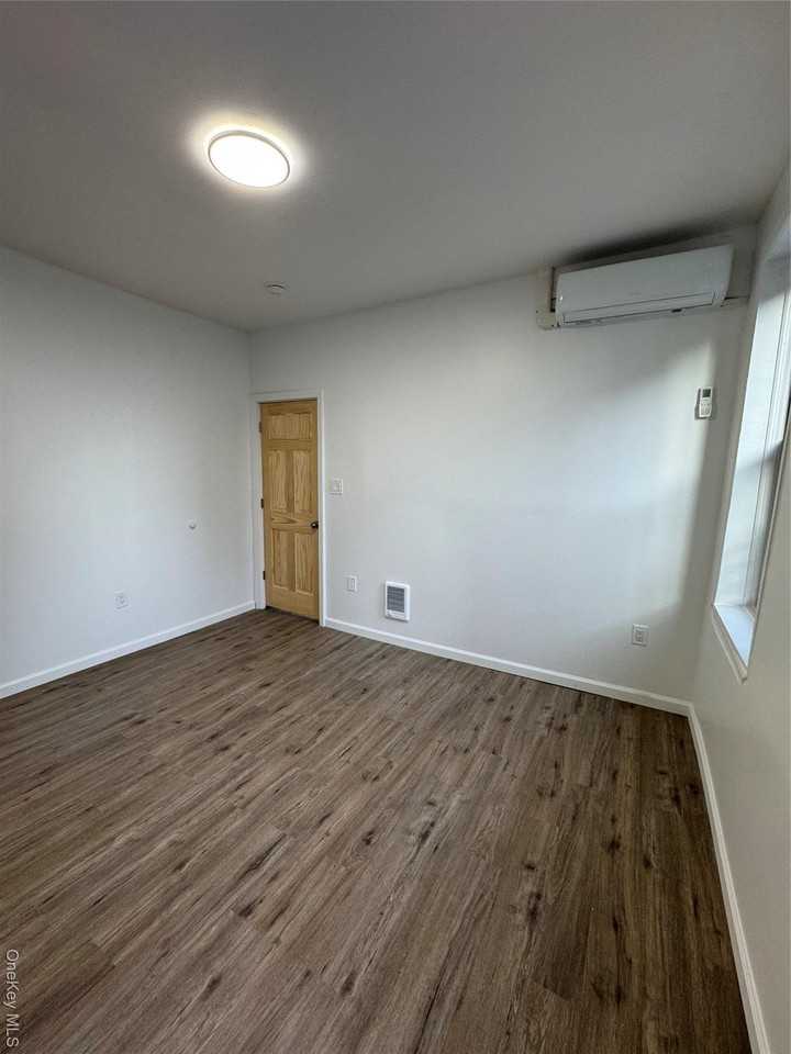 2124 Mermaid Ave - Photo 4 of 7