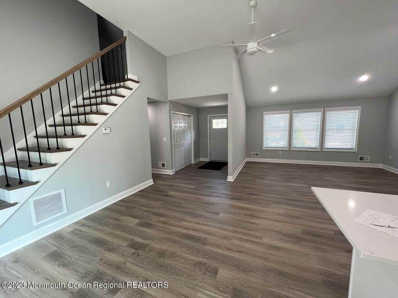 18 Lasatta Avenue - Photo 4 of 9