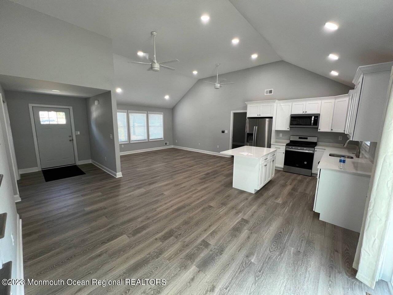 18 Lasatta Avenue - Photo 6 of 9