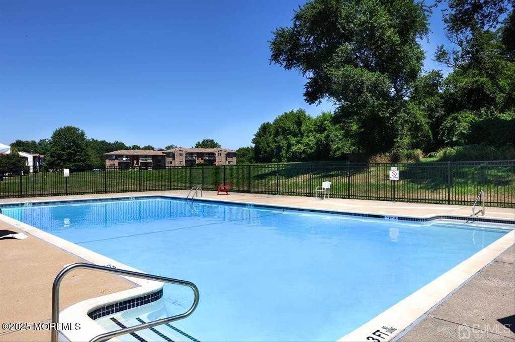 1310 Bradley Ct - Photo 2 of 15