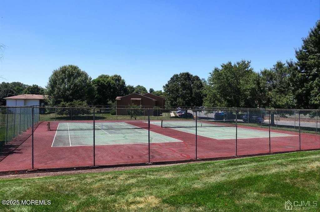 1310 Bradley Ct - Photo 3 of 15