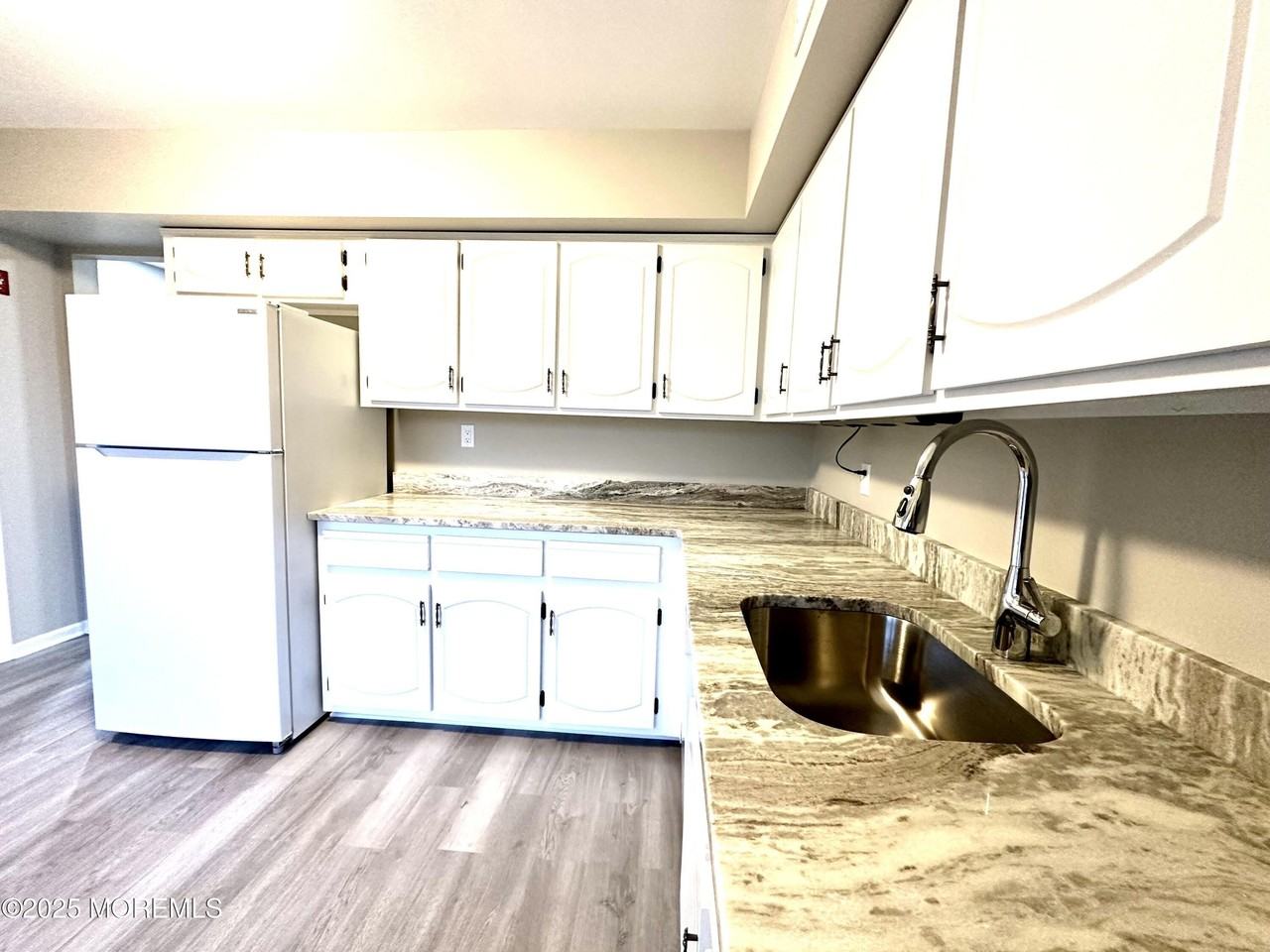 1310 Bradley Ct - Photo 5 of 15