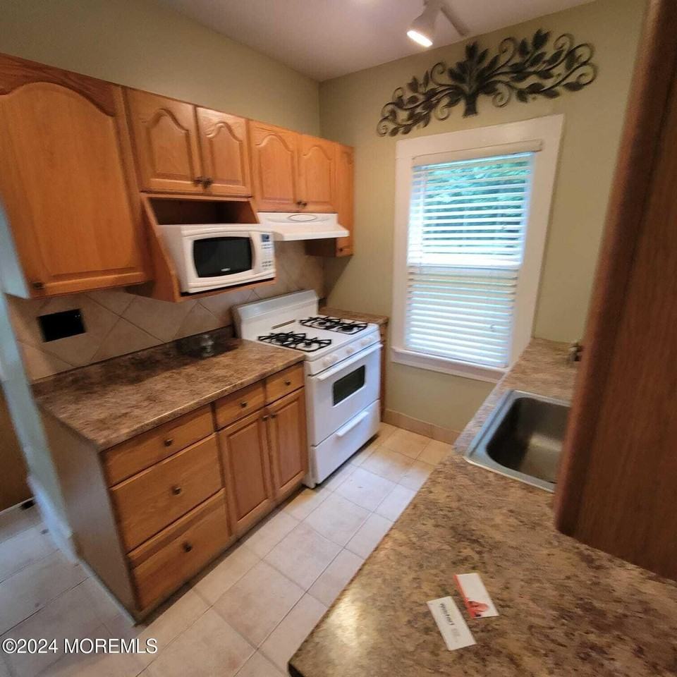 63 Reids Hill Rd - Photo 4 of 32