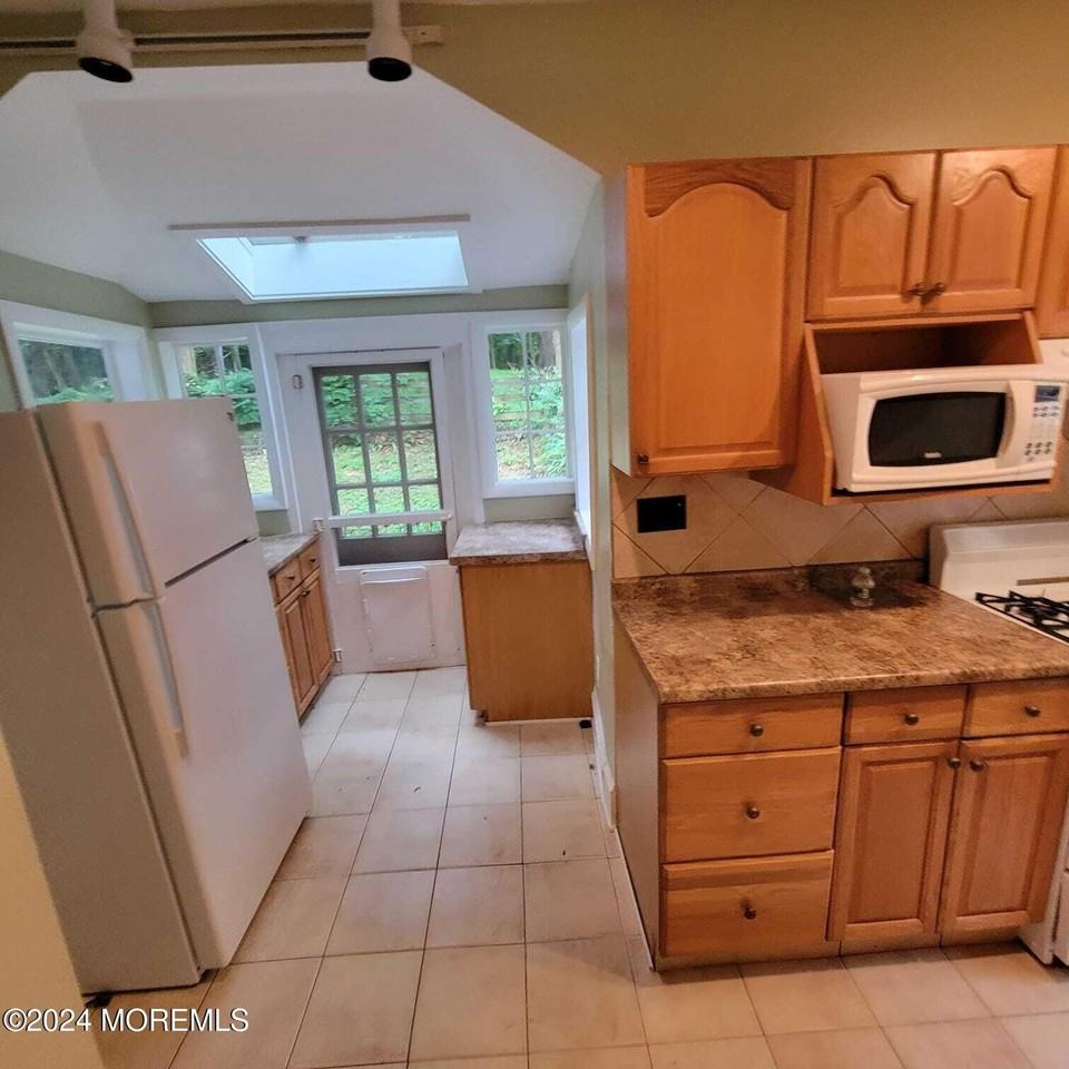 63 Reids Hill Rd - Photo 5 of 32