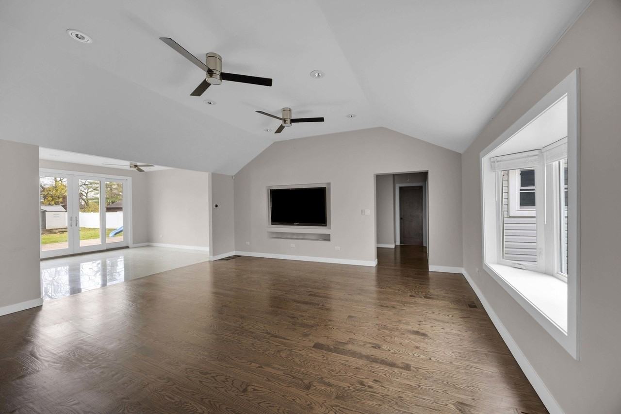 9059 Oneill Drive - Photo 5 of 15