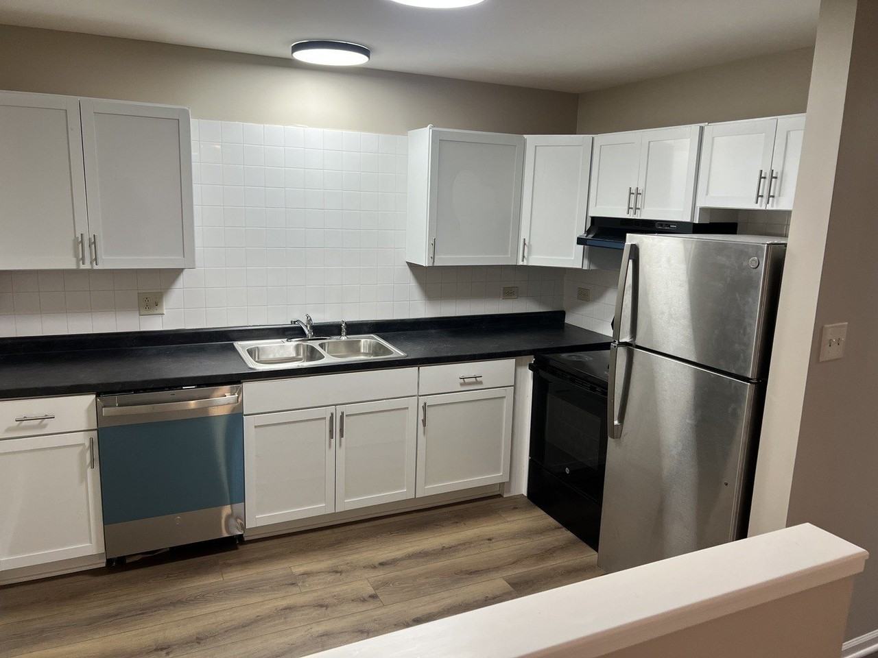 1110 Cedar St #3A - Photo 2 of 8