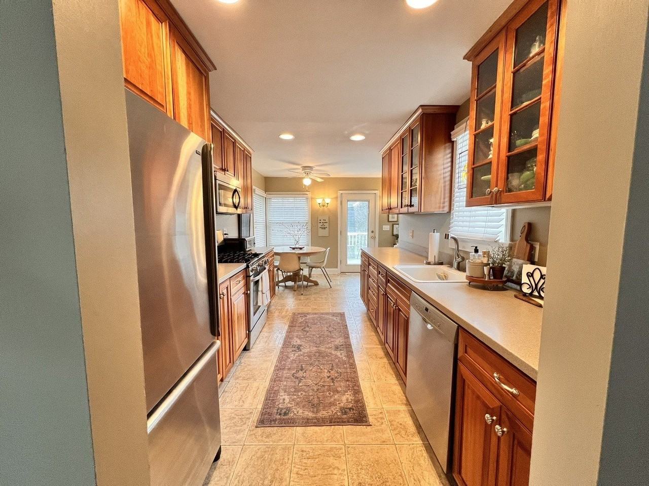 1n261 Stacy Court - Photo 3 of 19