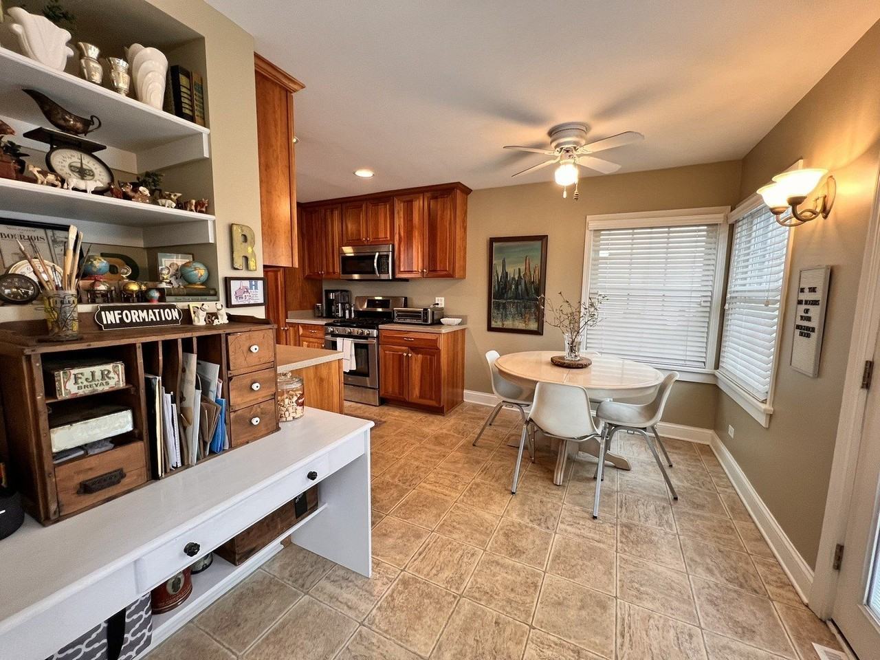 1n261 Stacy Court - Photo 6 of 19