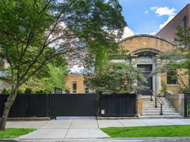 featured image of 1019 North Wolcott Avenue