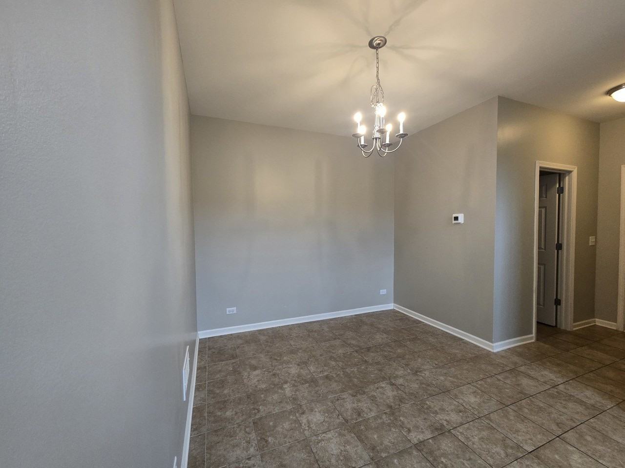 460 S Jade Ln - Photo 4 of 21