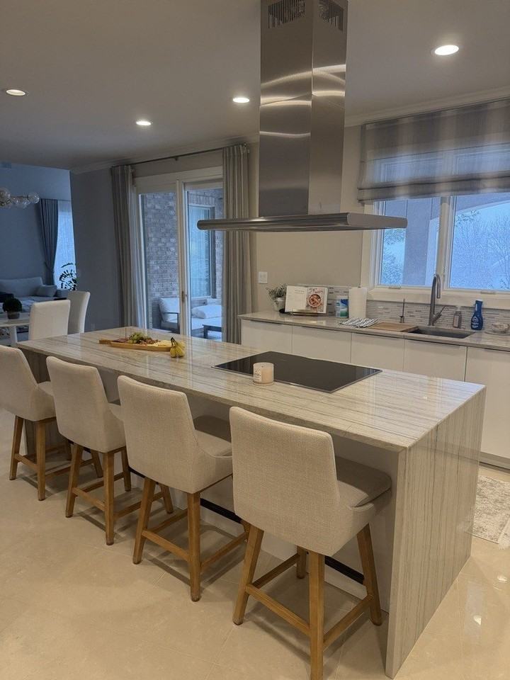 525 Senon Drive - Photo 4 of 48