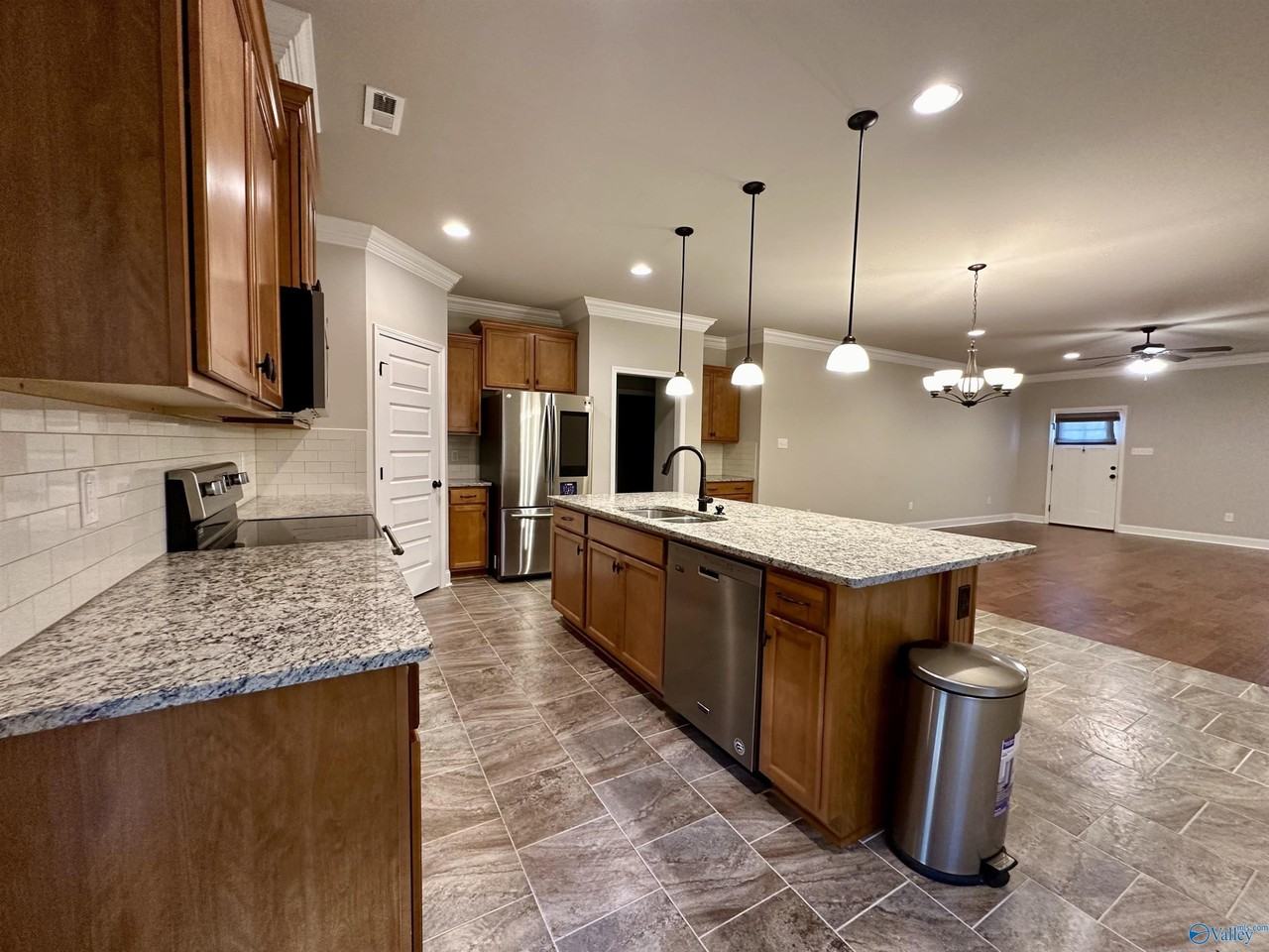 164 Summer Pointe Ln - Photo 6 of 21