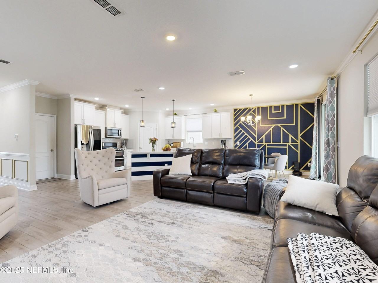 210 Thistleton Way - Photo 3 of 38