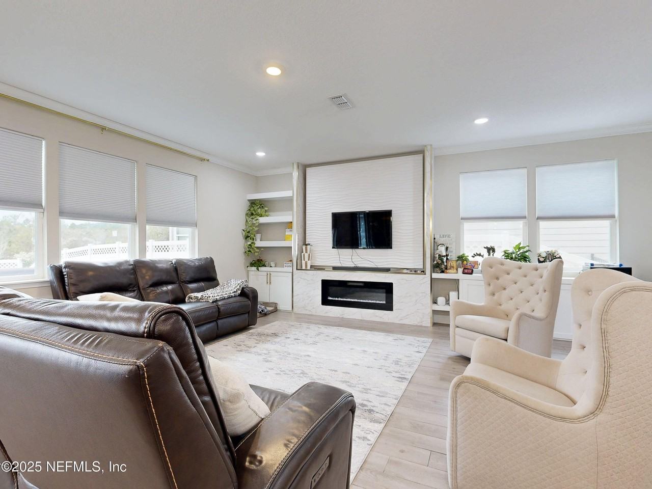 210 Thistleton Way - Photo 4 of 38