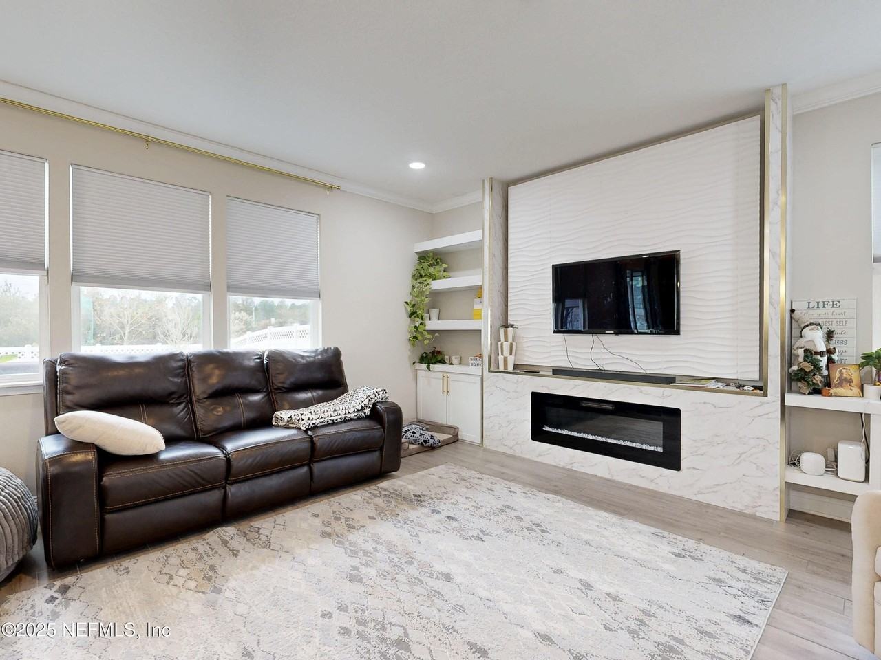 210 Thistleton Way - Photo 5 of 38