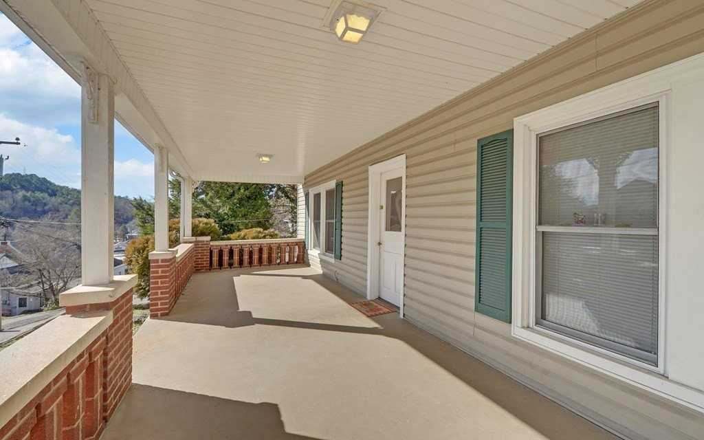 113 Prospect Street - Photo 2 of 16