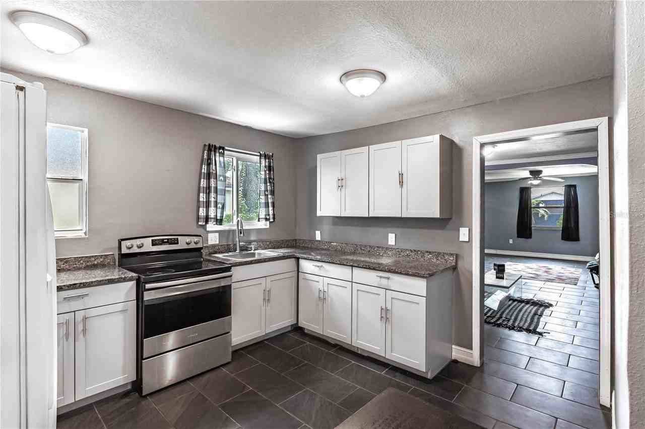 762 30th Ave S - Photo 3 of 5