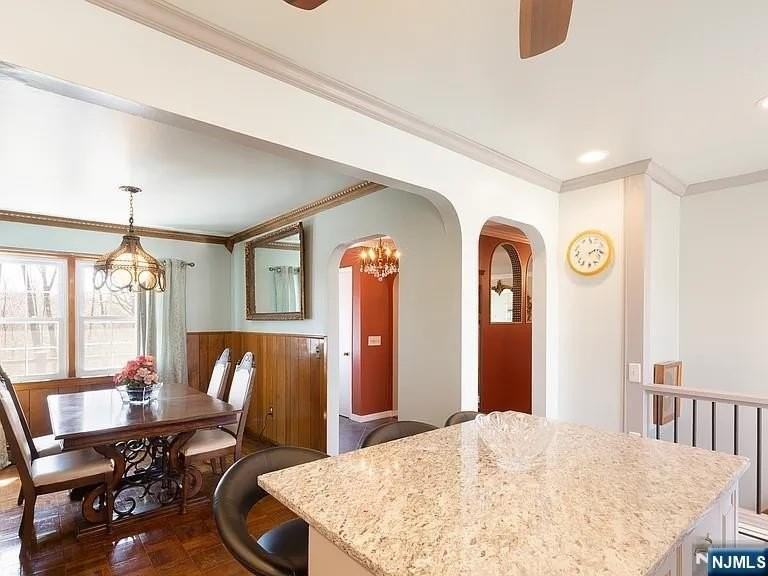 800 800 Vosseller Avenue - Photo 3 of 10