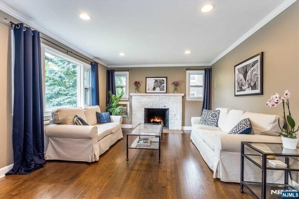 354 Plaza Rd - Photo 2 of 39