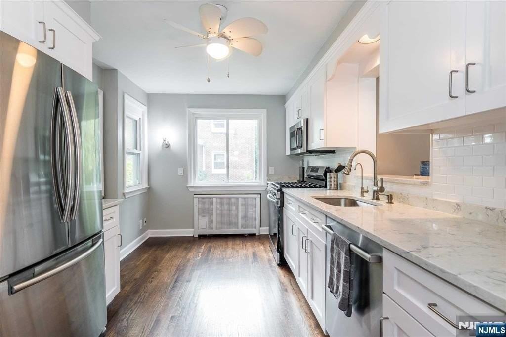 354 Plaza Rd - Photo 6 of 39