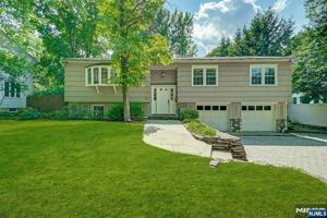 featured image of 41 Demarest Avenue