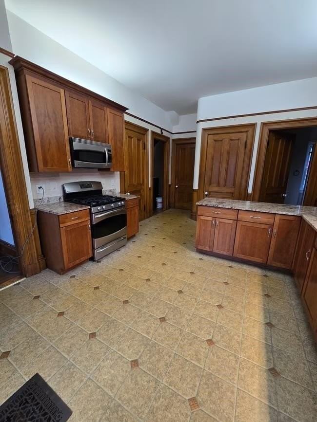 281 Pembroke St - Photo 4 of 16