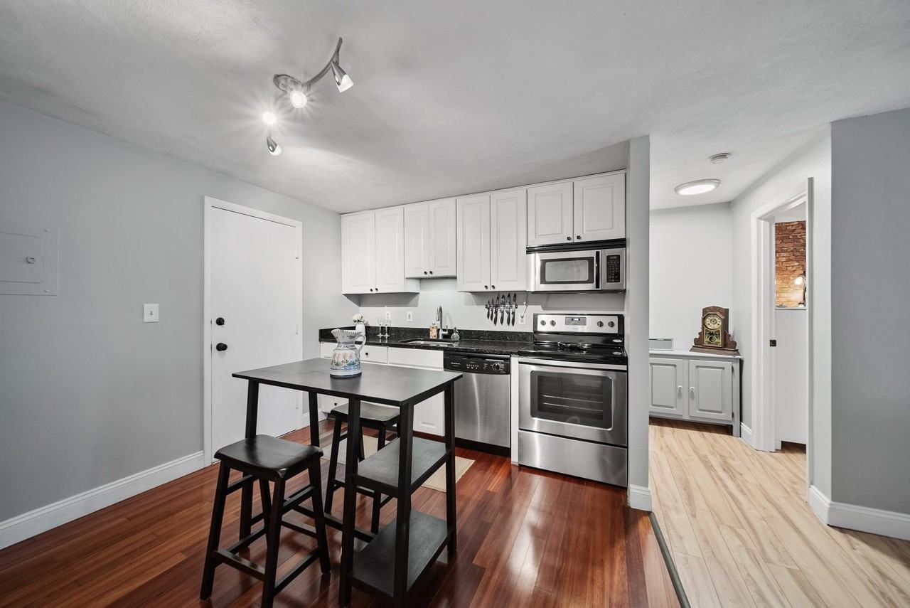 33 Andrew St #26 - Photo 4 of 21