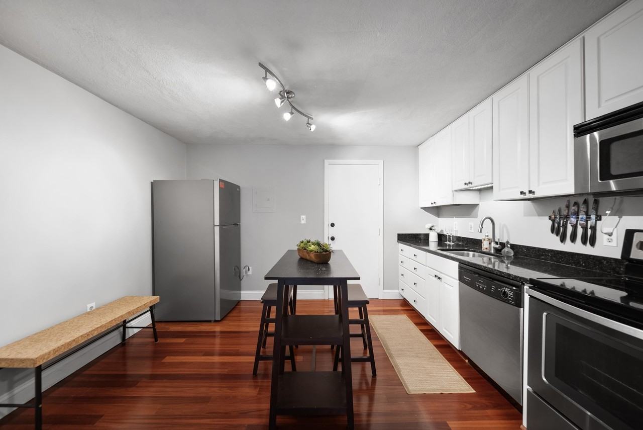 33 Andrew St #26 - Photo 7 of 21