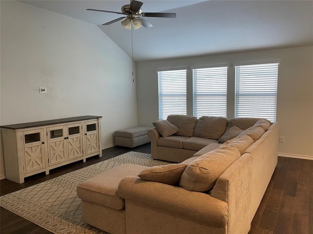 264 Cattlemans Trl - Photo 4 of 17