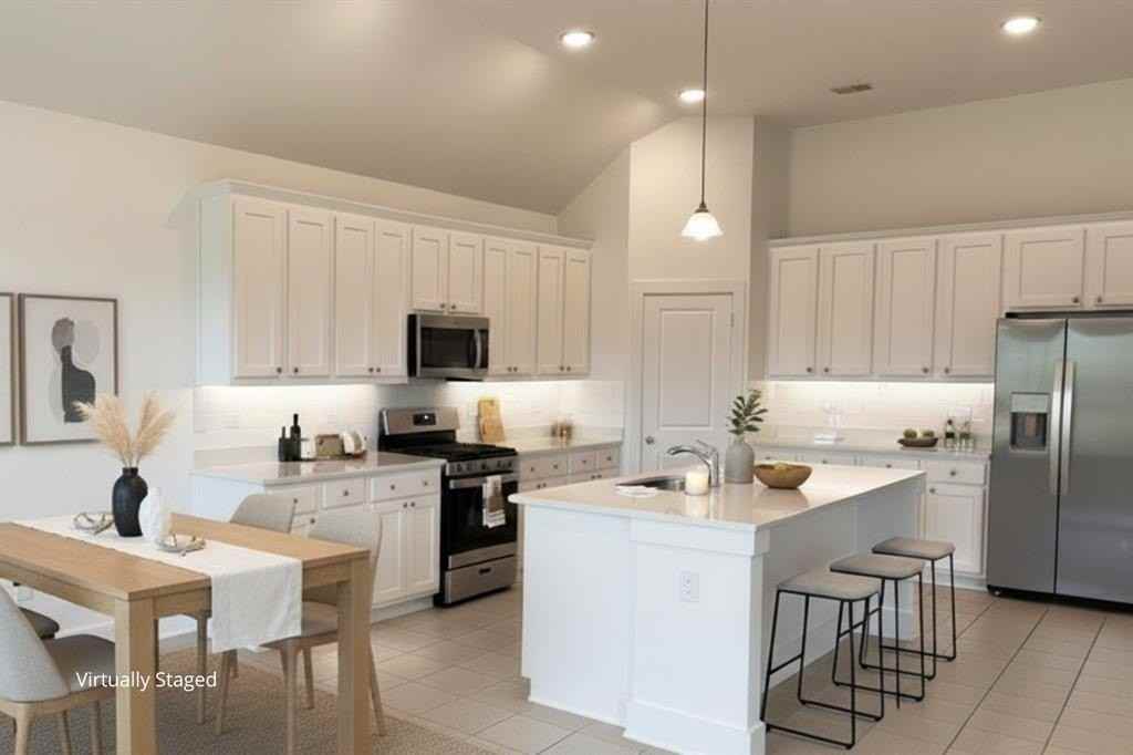 1224 Villalonga Dr - Photo 7 of 17