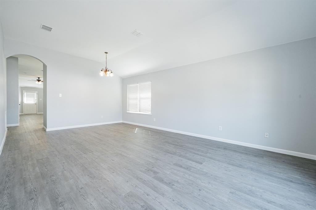 308 Lakefront Dr - Photo 6 of 26