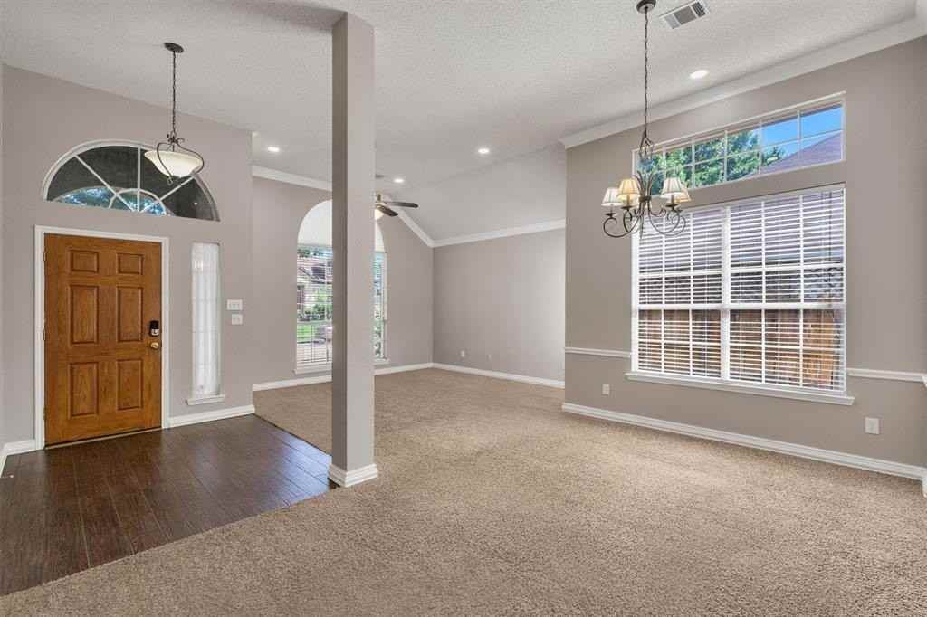 7401 Centenary Dr - Photo 5 of 39