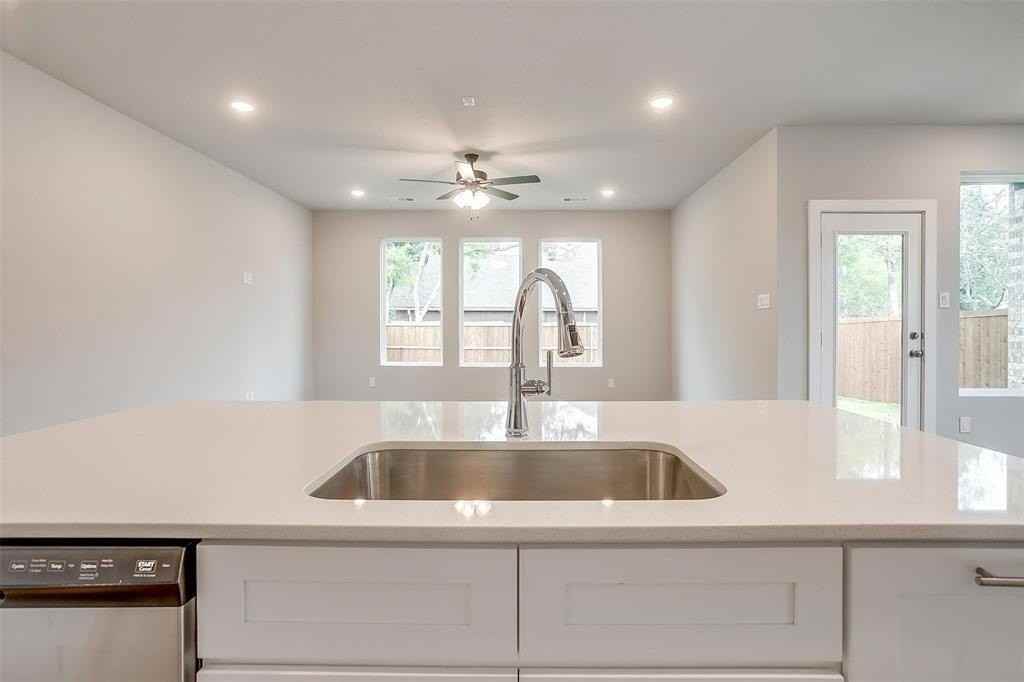 4525 Hogans Alley Dr - Photo 4 of 31