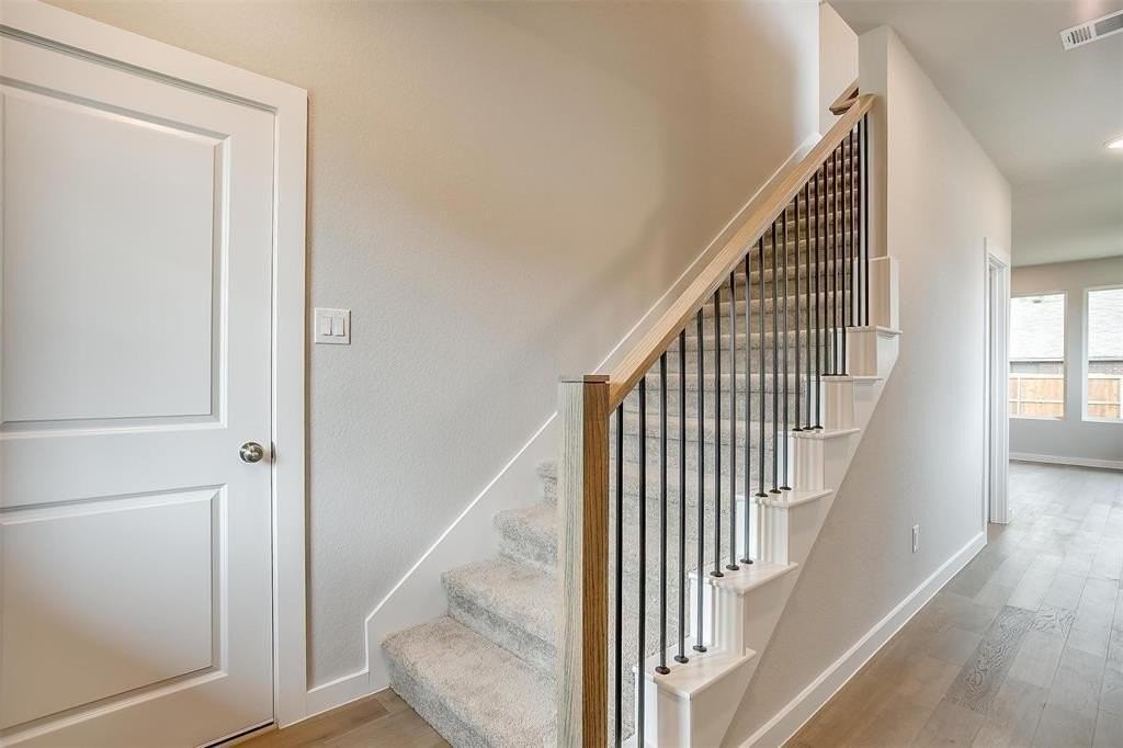 4525 Hogans Alley Dr - Photo 7 of 31