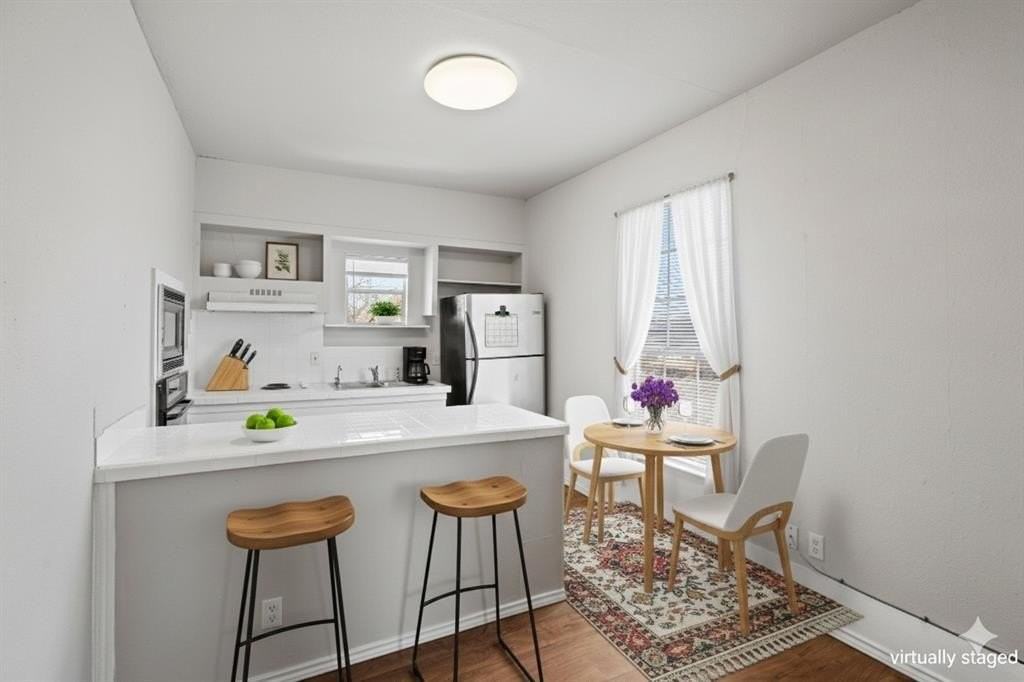 909 W Chestnut St - Photo 2 of 12