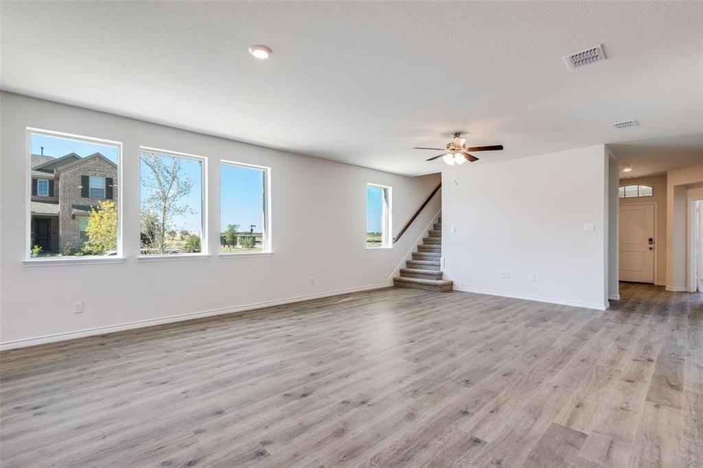 2708 Gladewater Rd - Photo 4 of 25