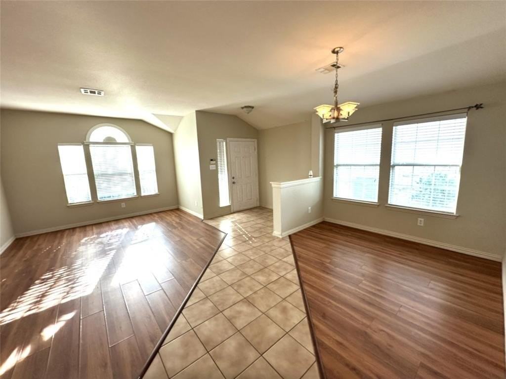 3002 Admiral Dr - Photo 4 of 28