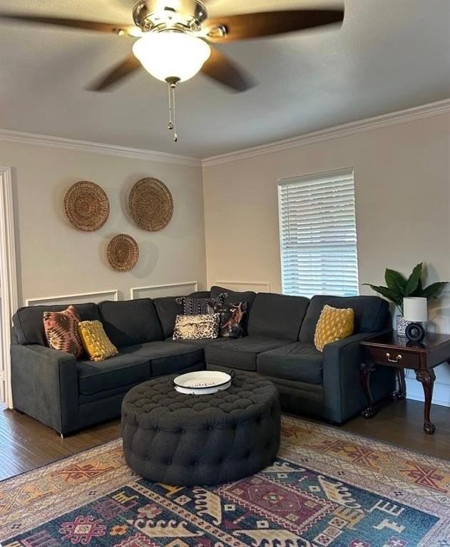 310 E Beech St - Photo 5 of 20