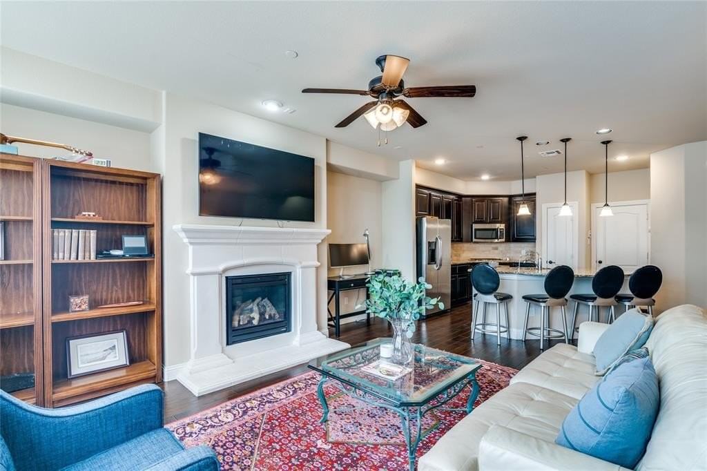 4268 Riverview Dr - Photo 4 of 30