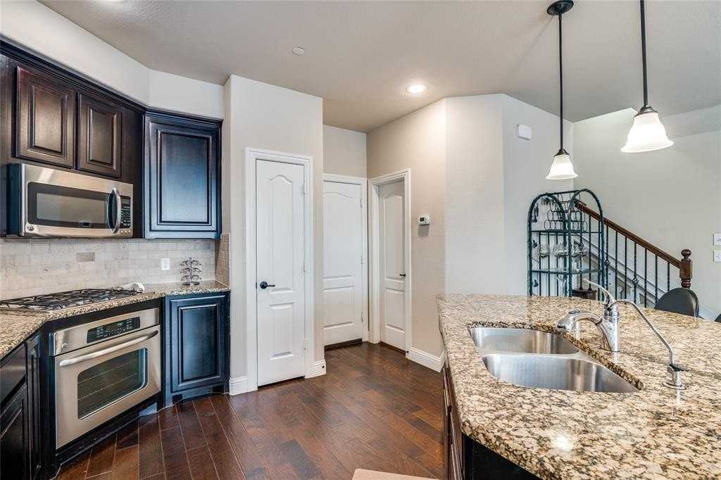 4268 Riverview Dr - Photo 6 of 30