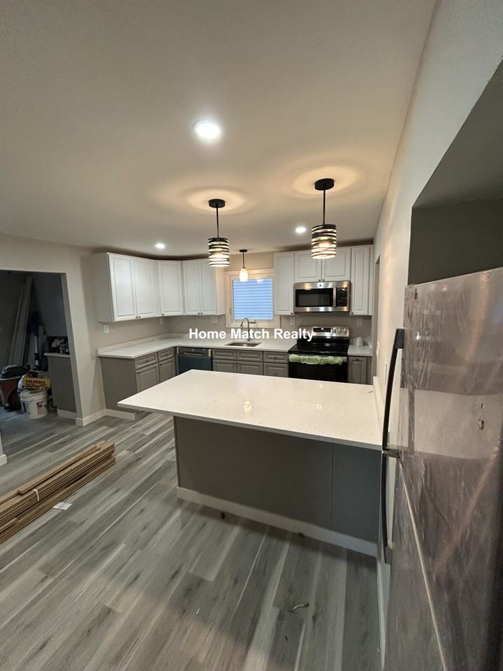 Gladstone St #2 - Photo 4 of 11