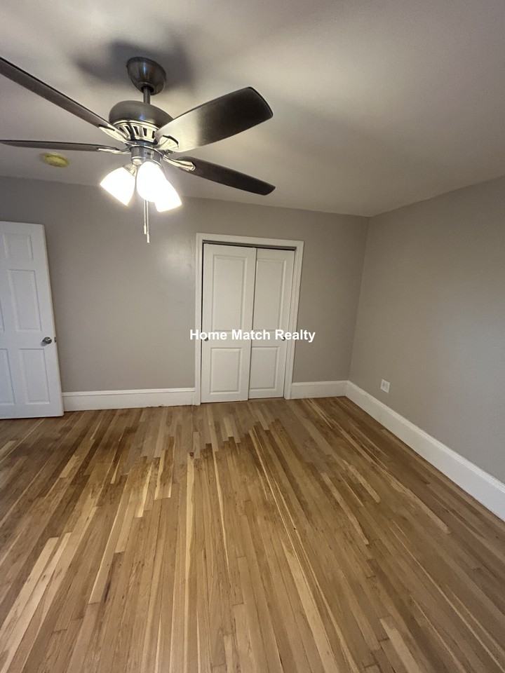 Gladstone St #2 - Photo 6 of 11